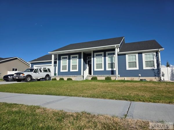 3720 Barcelona Ave, IDAHO FALLS, ID 83401