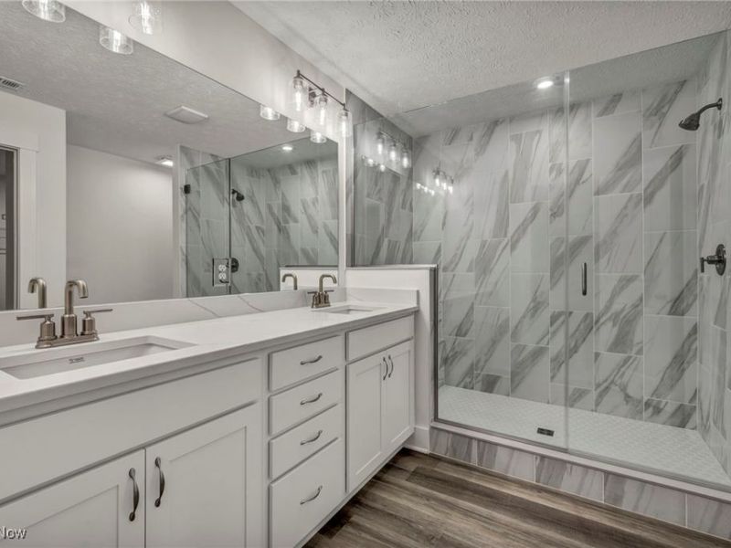 2090 Glenmont Drive, Brunswick, OH 44212 Photo 18