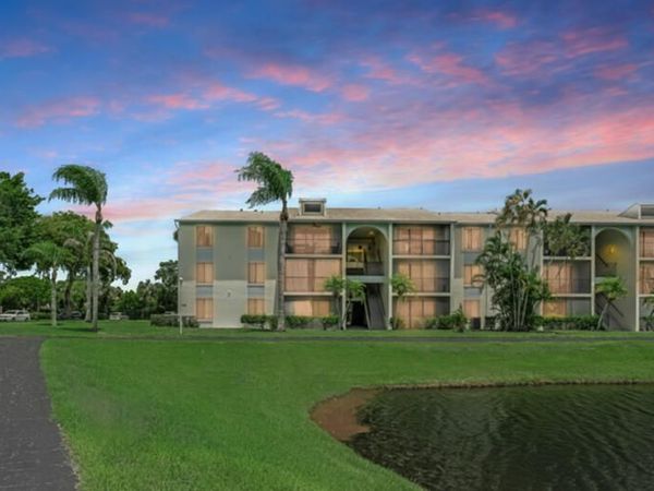 1112 Green Pine Boulevard, Unit G3, West Palm Beach, FL 33409