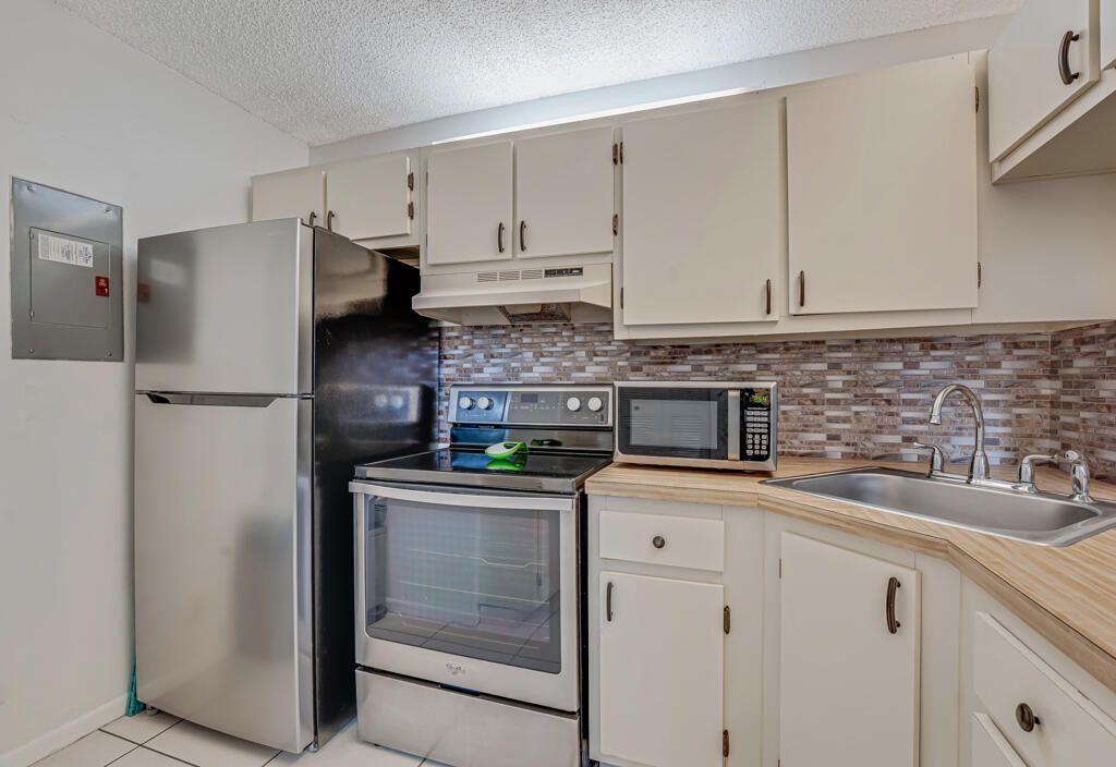 1112 Green Pine Boulevard, Unit G3, West Palm Beach, FL 33409 Photo