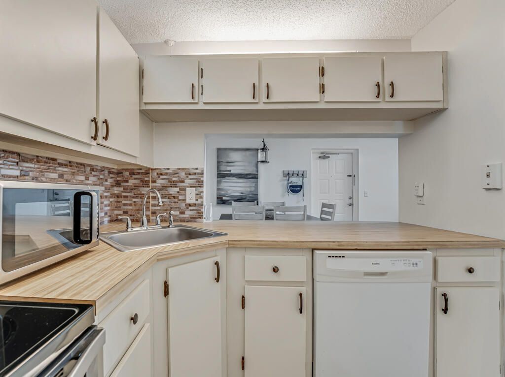 1112 Green Pine Boulevard, Unit G3, West Palm Beach, FL 33409 Photo