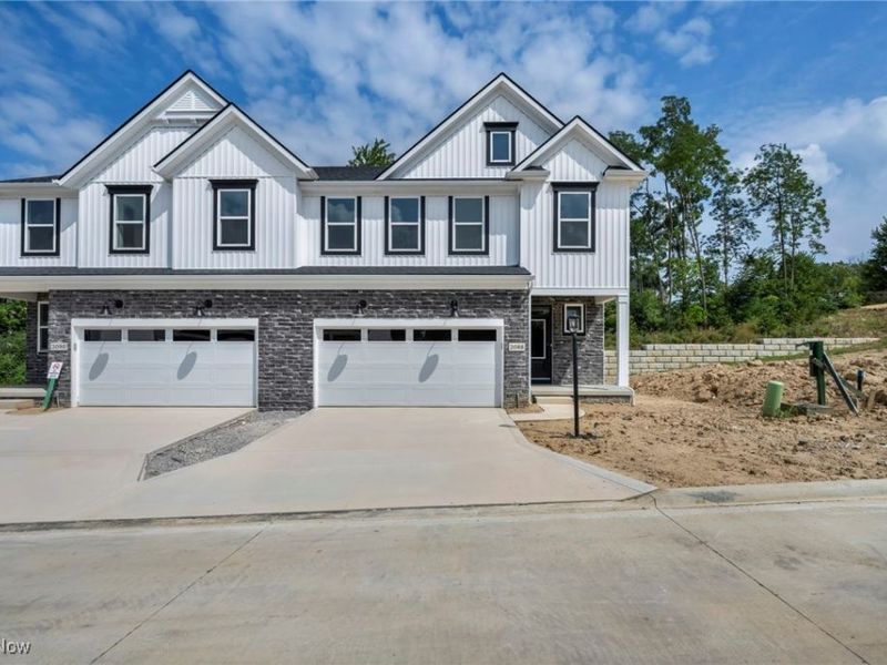 2088 Glenmont Drive, Brunswick, OH 44212 Photo 2