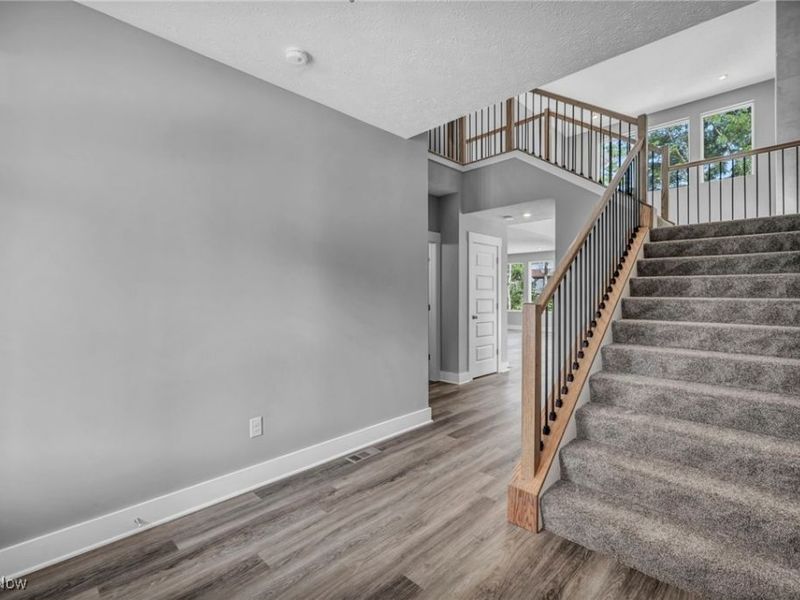 2088 Glenmont Drive, Brunswick, OH 44212 Photo 5