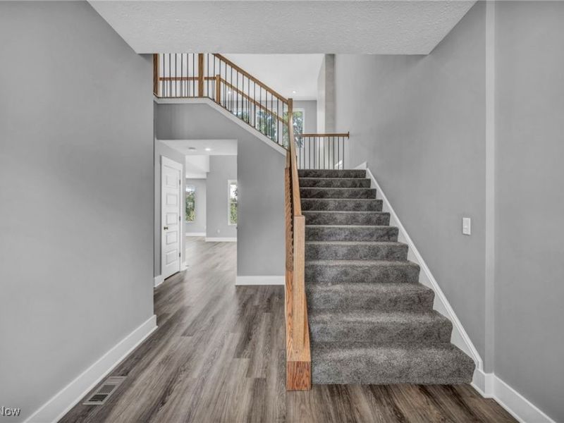 2088 Glenmont Drive, Brunswick, OH 44212 Photo 6