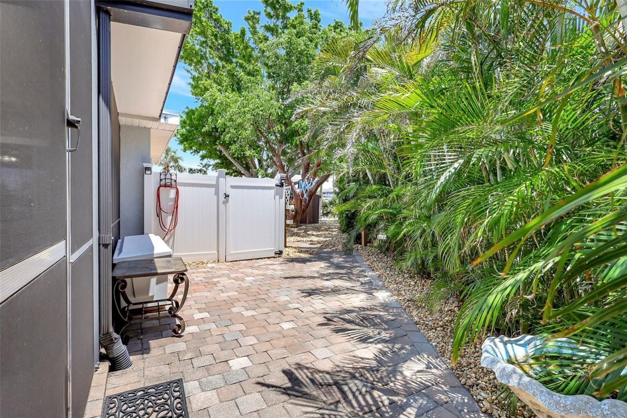 4216 Royal Palm Drive, Bradenton, FL 34210 Photo