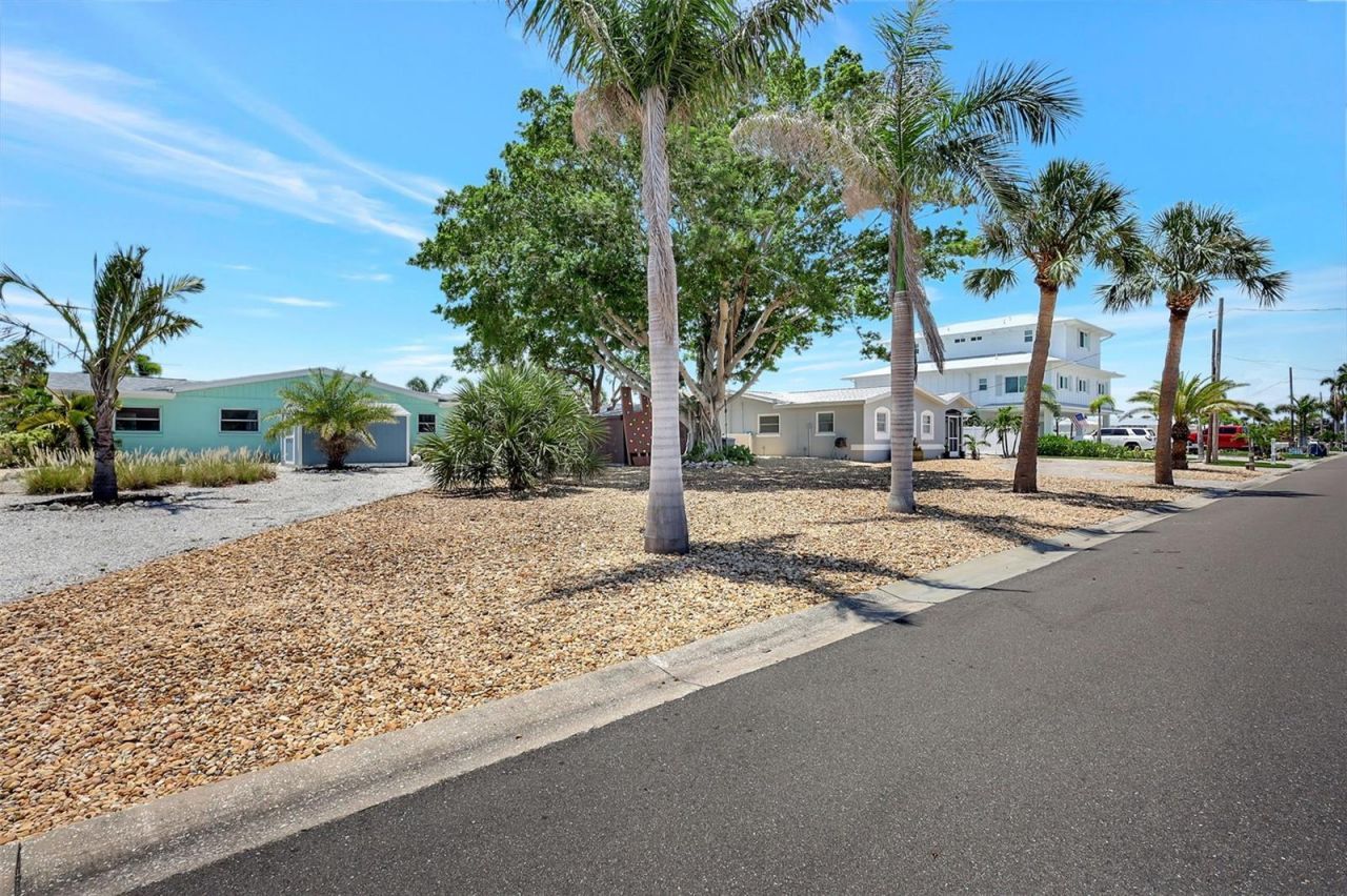 4216 Royal Palm Drive, Bradenton, FL 34210 Photo