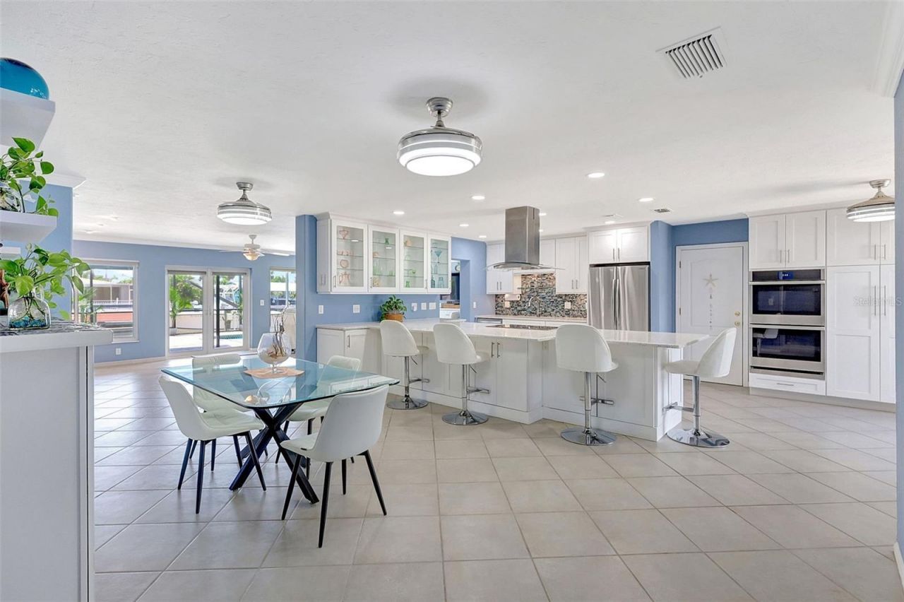 4216 Royal Palm Drive, Bradenton, FL 34210 Photo