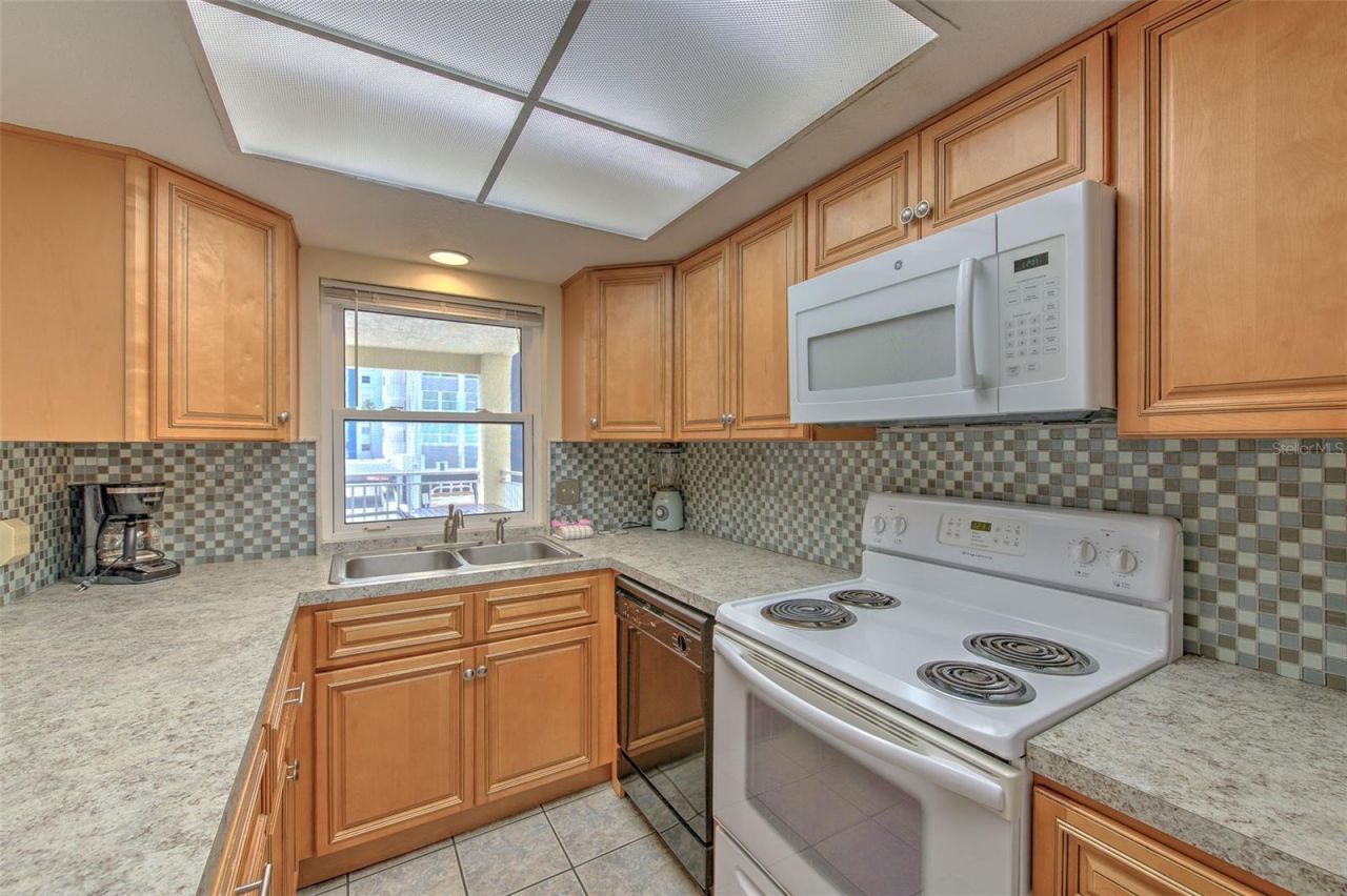 17450 Gulf Boulevard, Unit 103, Redington Shores, FL 33708 Photo