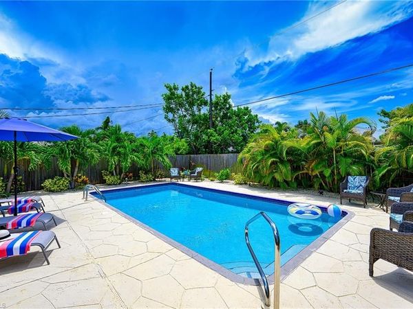 672 100th AVE, NAPLES, FL 34108