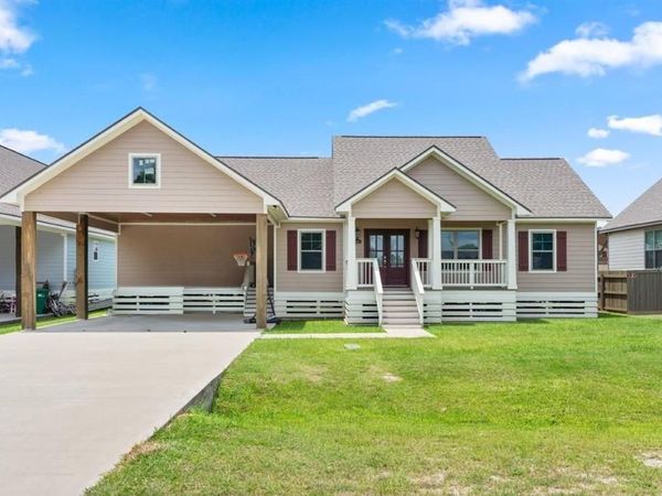 7690 Nine Oaks Drive, Lake Charles, LA 70607