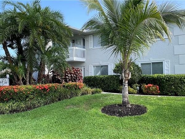707 Neapolitan WAY, Unit 707, NAPLES, FL 34103