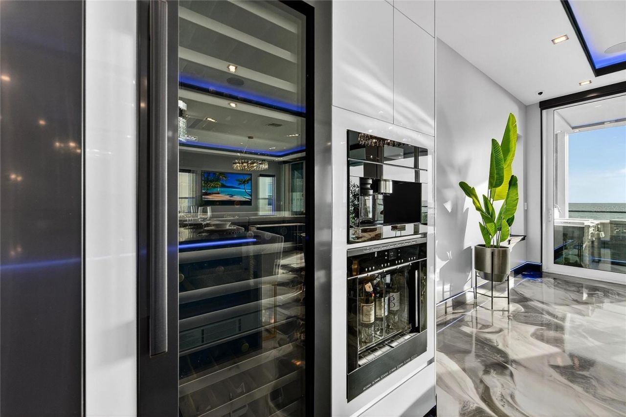 9600 W Gulf Boulevard, Treasure Island, FL 33706 Photo