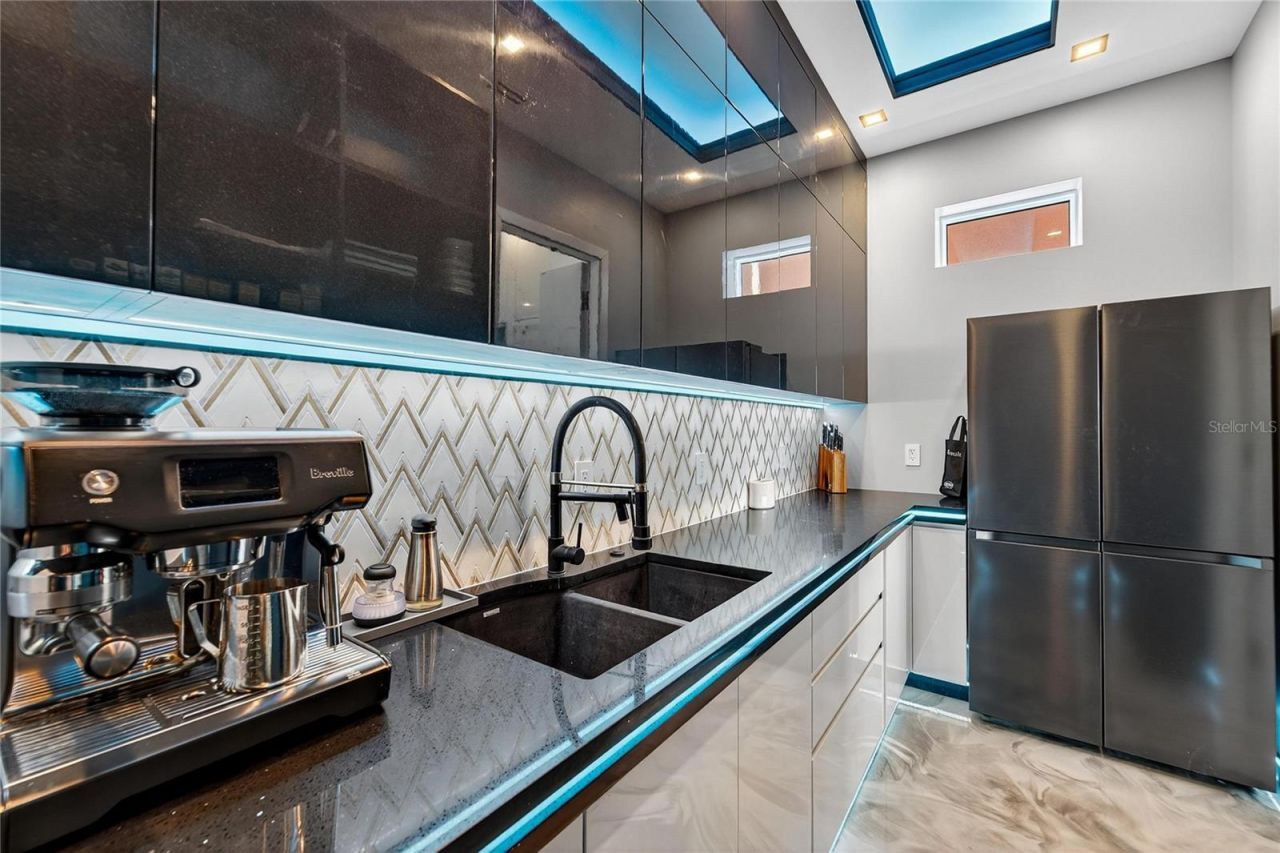 9600 W Gulf Boulevard, Treasure Island, FL 33706 Photo