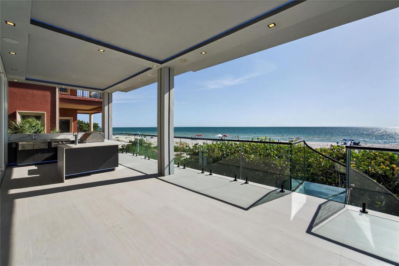 9600 W Gulf Boulevard, Treasure Island, FL 33706 Photo