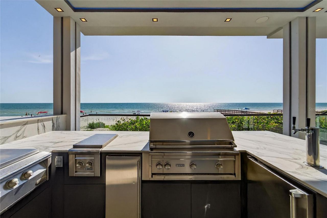 9600 W Gulf Boulevard, Treasure Island, FL 33706 Photo