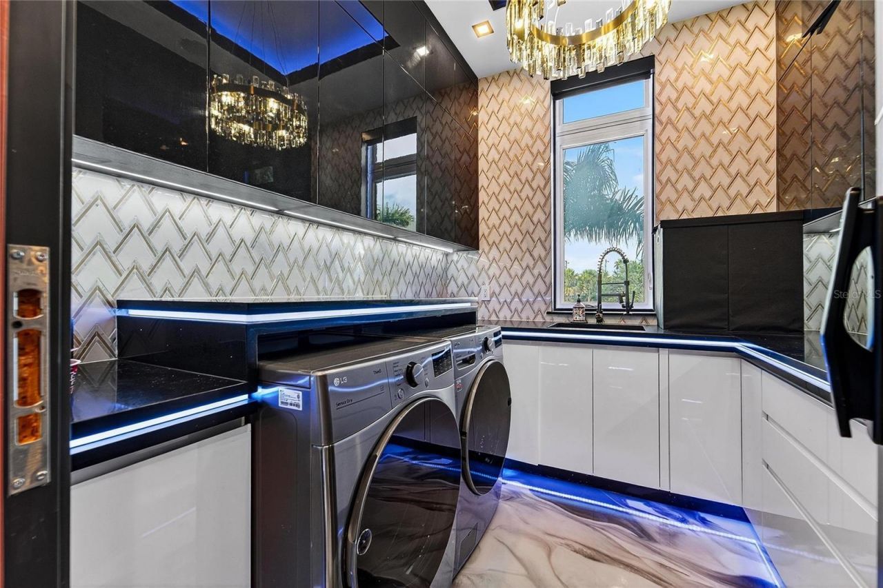 9600 W Gulf Boulevard, Treasure Island, FL 33706 Photo