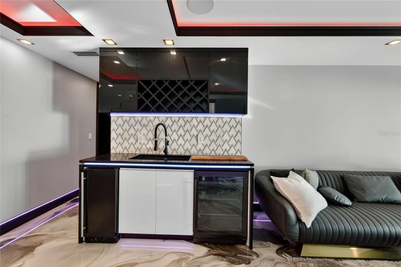 9600 W Gulf Boulevard, Treasure Island, FL 33706 Photo