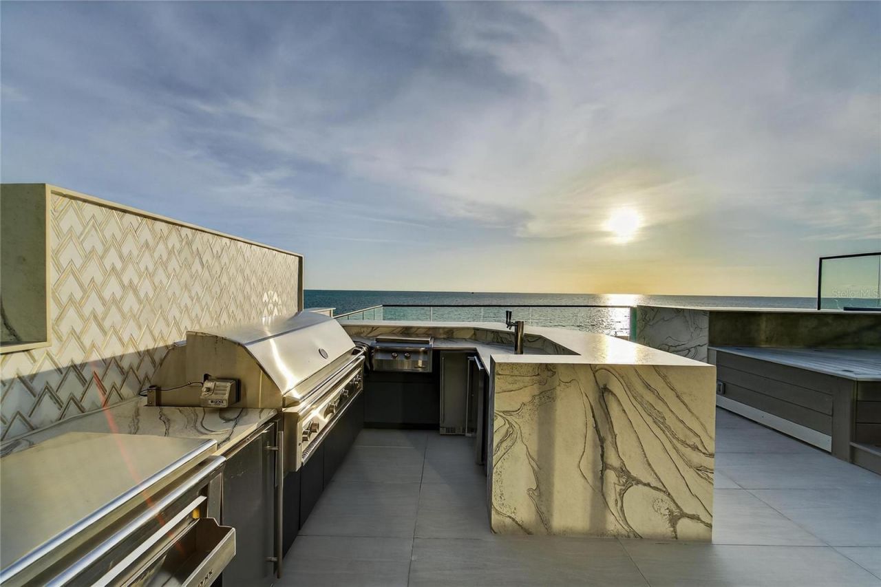 9600 W Gulf Boulevard, Treasure Island, FL 33706 Photo