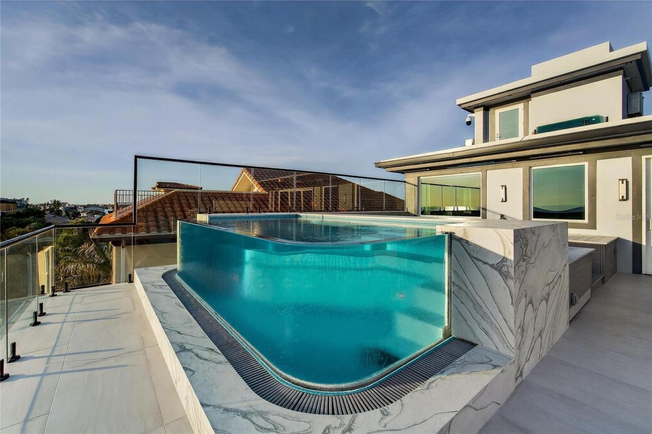 9600 W Gulf Boulevard, Treasure Island, FL 33706 Photo