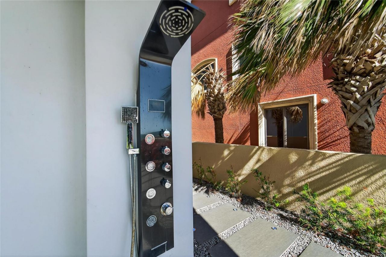 9600 W Gulf Boulevard, Treasure Island, FL 33706 Photo