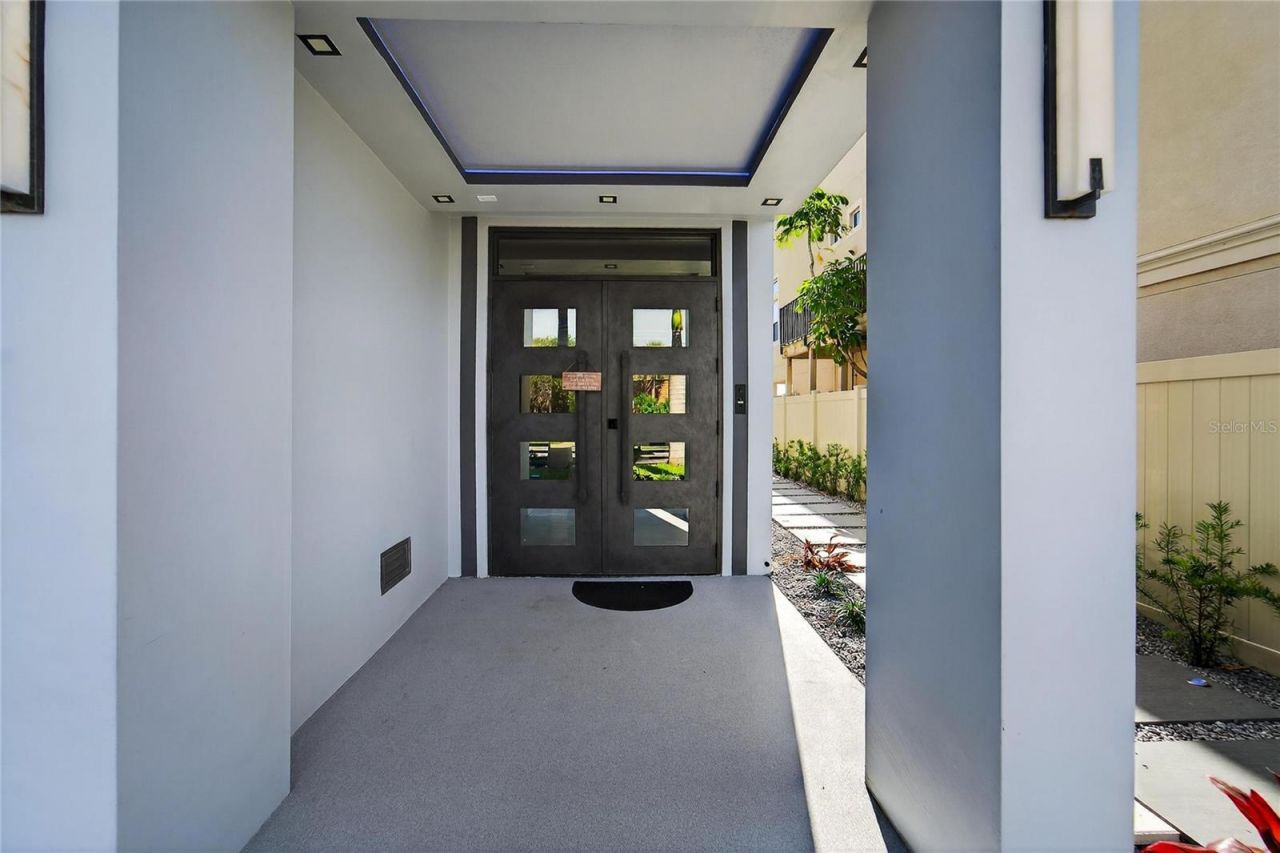 9600 W Gulf Boulevard, Treasure Island, FL 33706 Photo