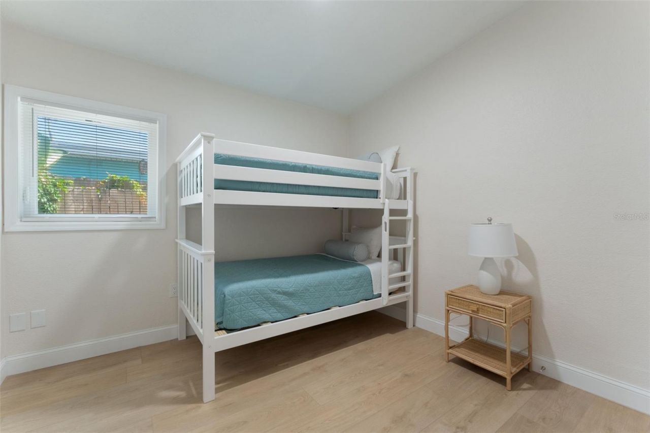 637 S Orlando Avenue, Cocoa Beach, FL 32931 Photo