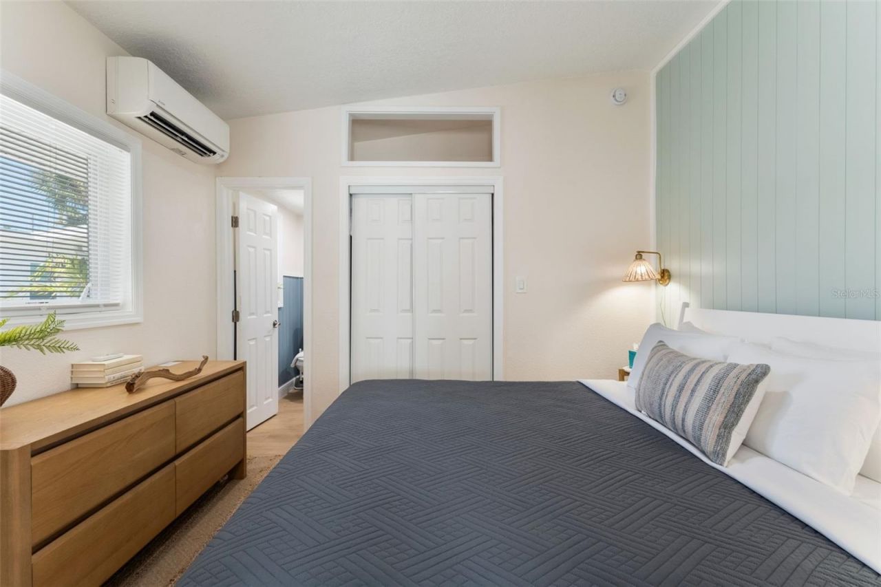 637 S Orlando Avenue, Cocoa Beach, FL 32931 Photo