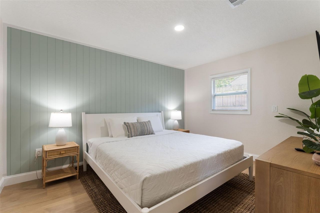 637 S Orlando Avenue, Cocoa Beach, FL 32931 Photo