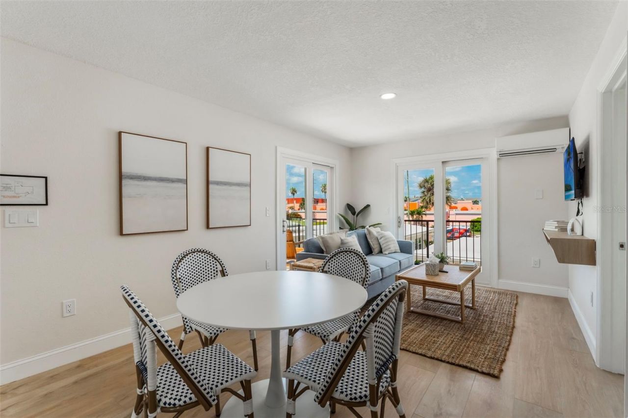 637 S Orlando Avenue, Cocoa Beach, FL 32931 Photo