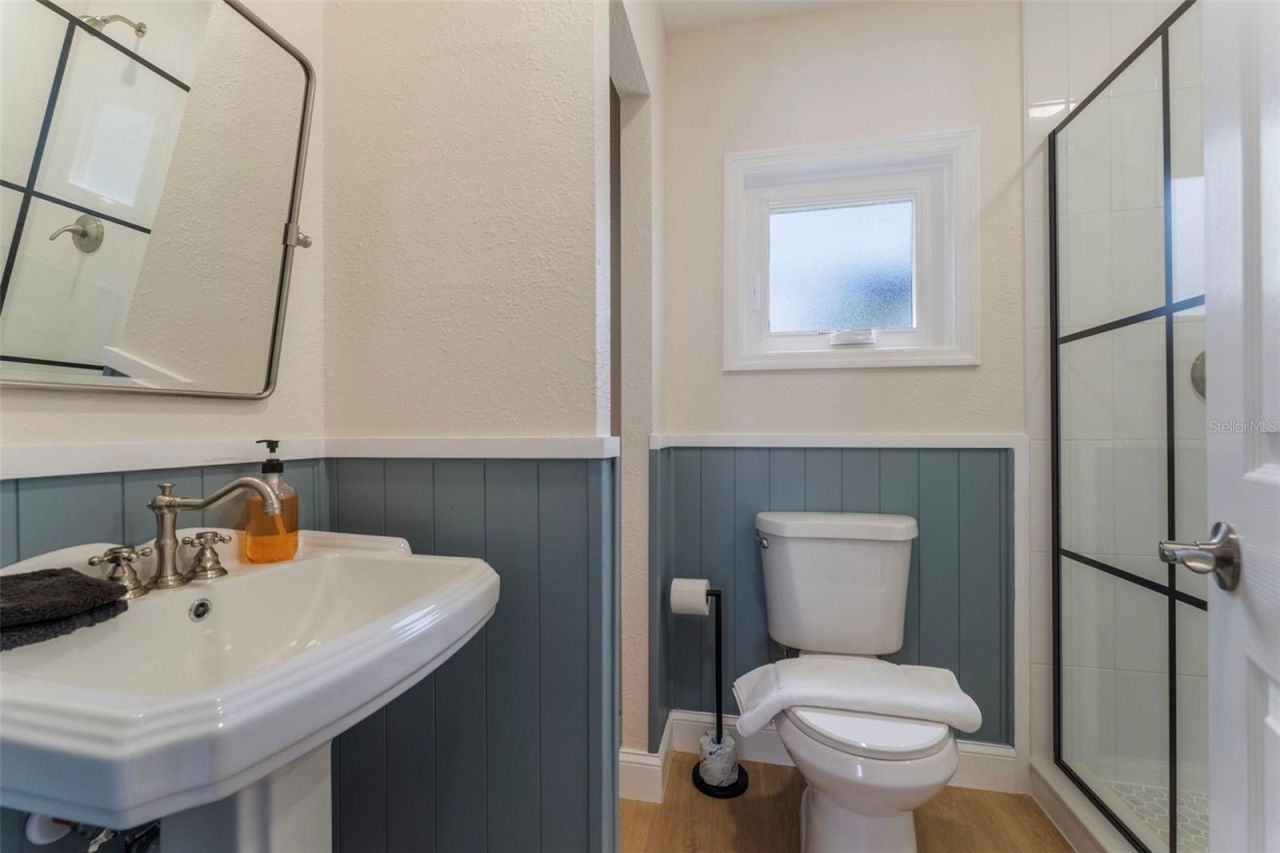 637 S Orlando Avenue, Cocoa Beach, FL 32931 Photo