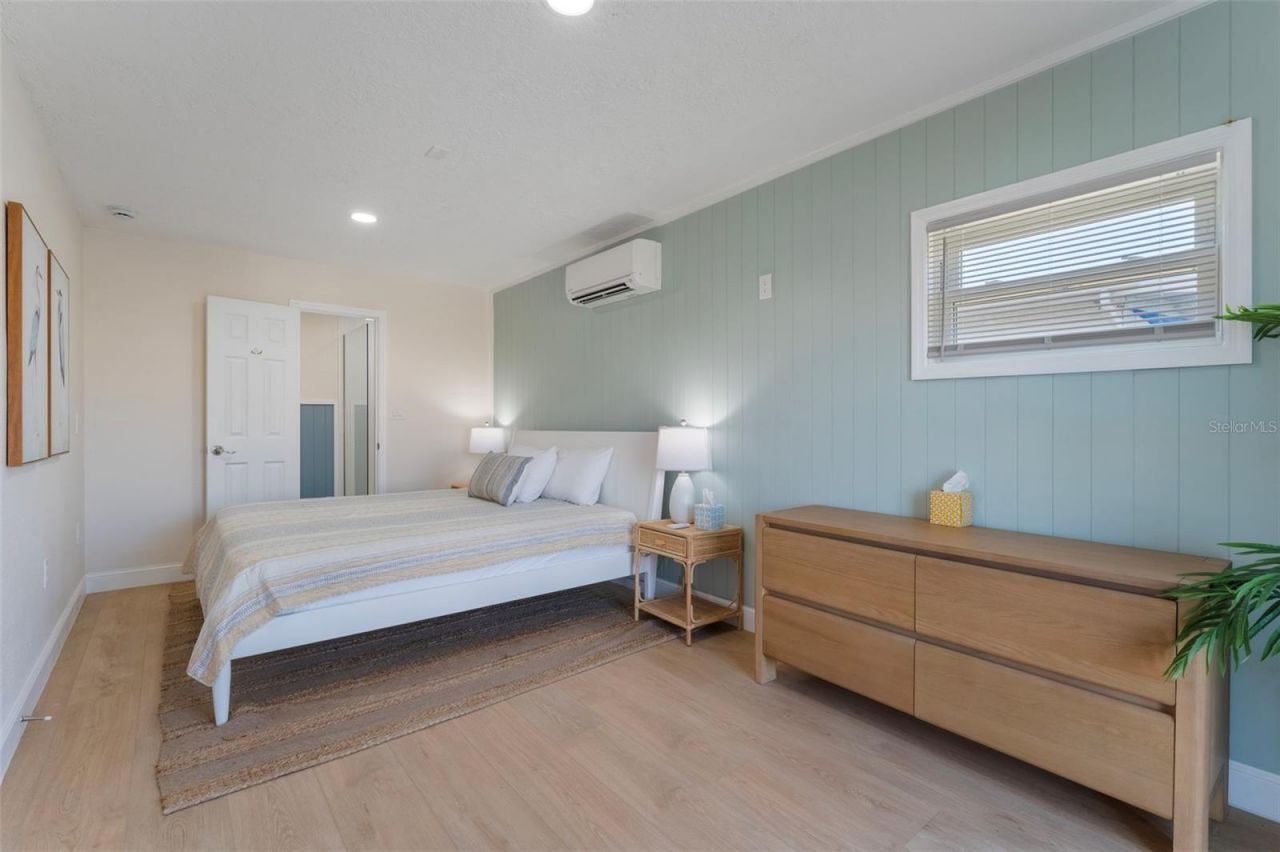 637 S Orlando Avenue, Cocoa Beach, FL 32931 Photo