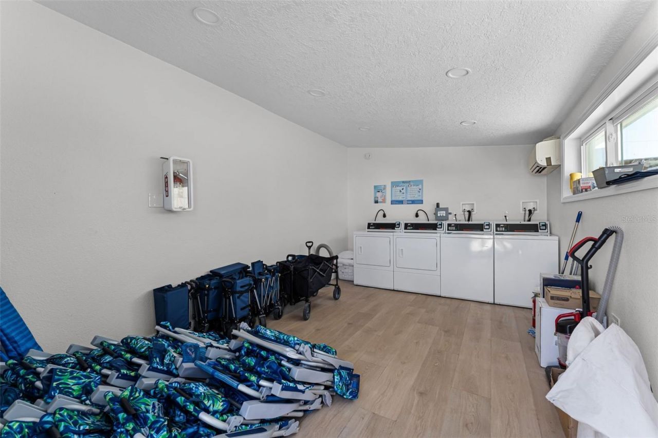 637 S Orlando Avenue, Cocoa Beach, FL 32931 Photo