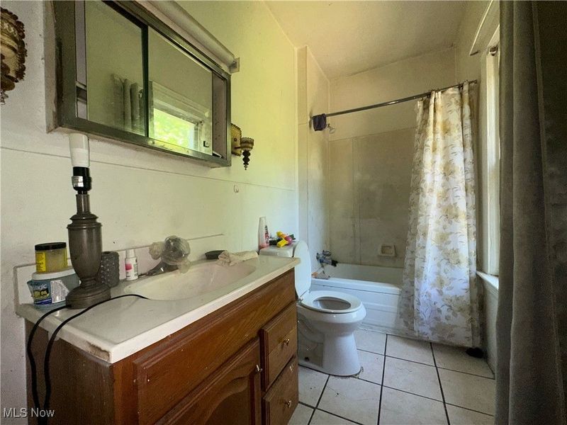 737 E 165th Street, Cleveland, OH 44110 Photo 17