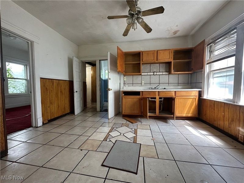 737 E 165th Street, Cleveland, OH 44110 Photo 28