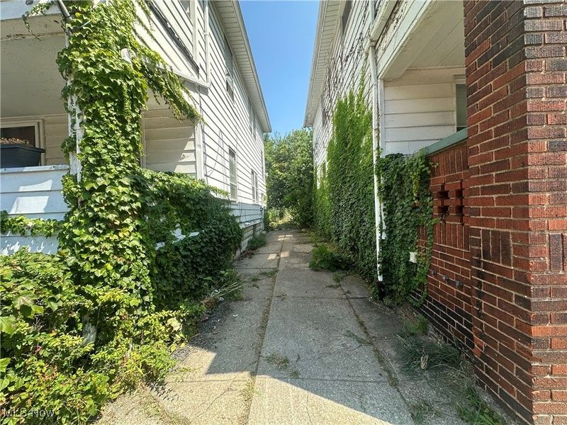 737 E 165th Street, Cleveland, OH 44110 Photo 31