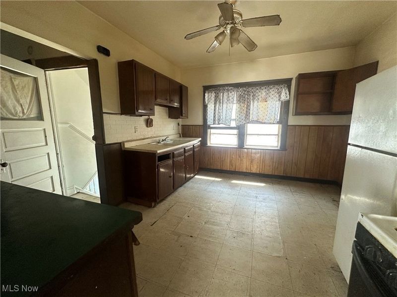 737 E 165th Street, Cleveland, OH 44110 Photo 36