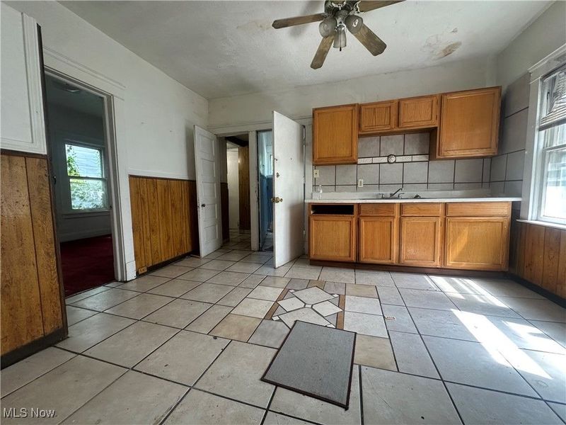 737 E 165th Street, Cleveland, OH 44110 Photo 48