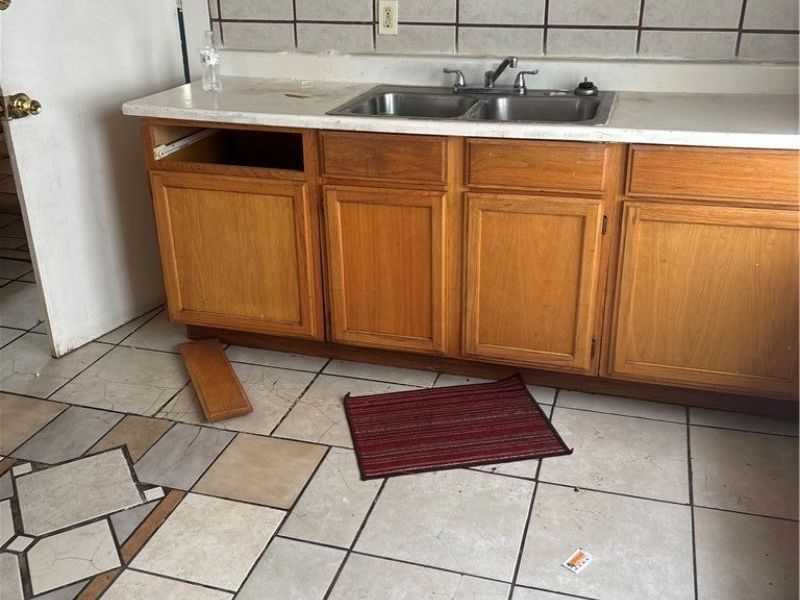 737 E 165th Street, Cleveland, OH 44110 Photo 6