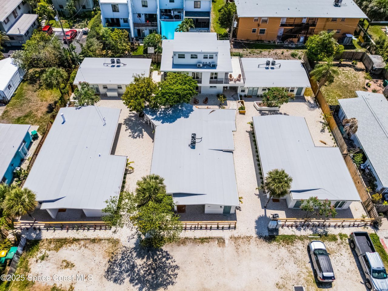 637 S Orlando Avenue, Cocoa Beach, FL 32931 Photo