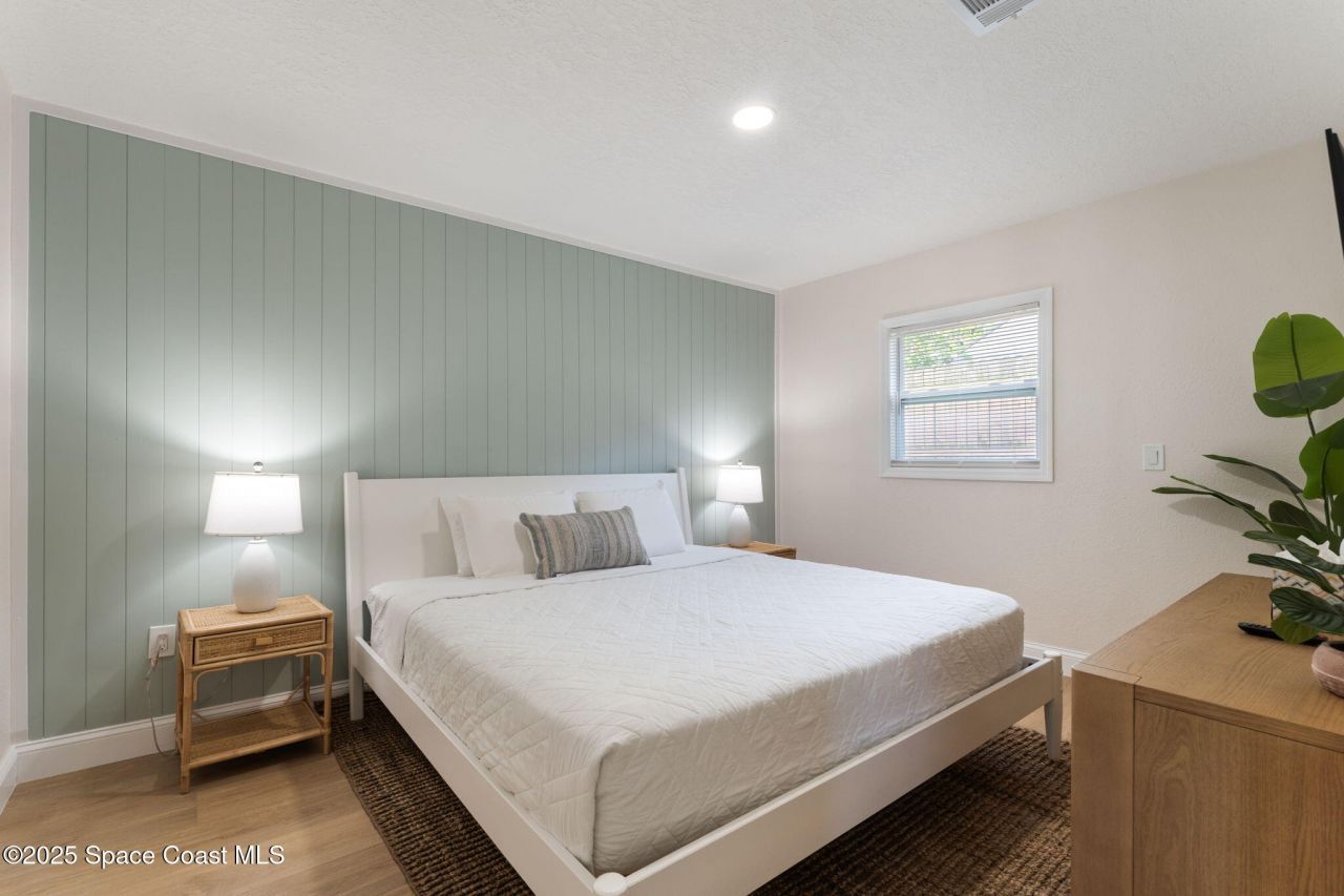 637 S Orlando Avenue, Cocoa Beach, FL 32931 Photo