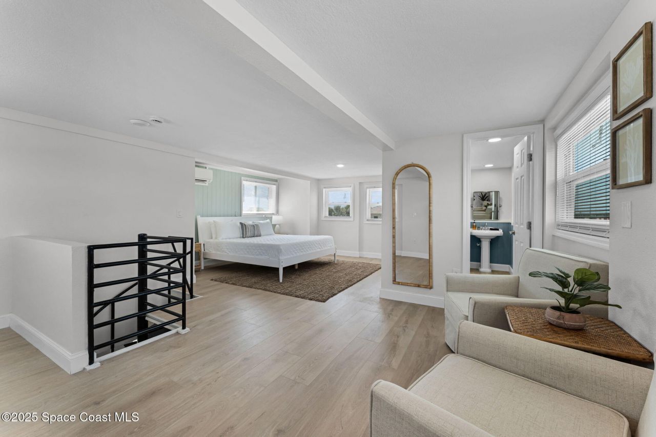 637 S Orlando Avenue, Cocoa Beach, FL 32931 Photo