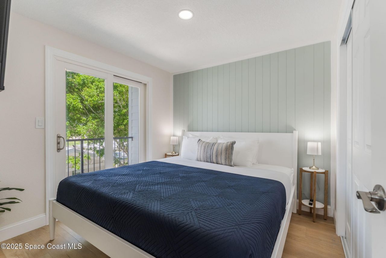 637 S Orlando Avenue, Cocoa Beach, FL 32931 Photo