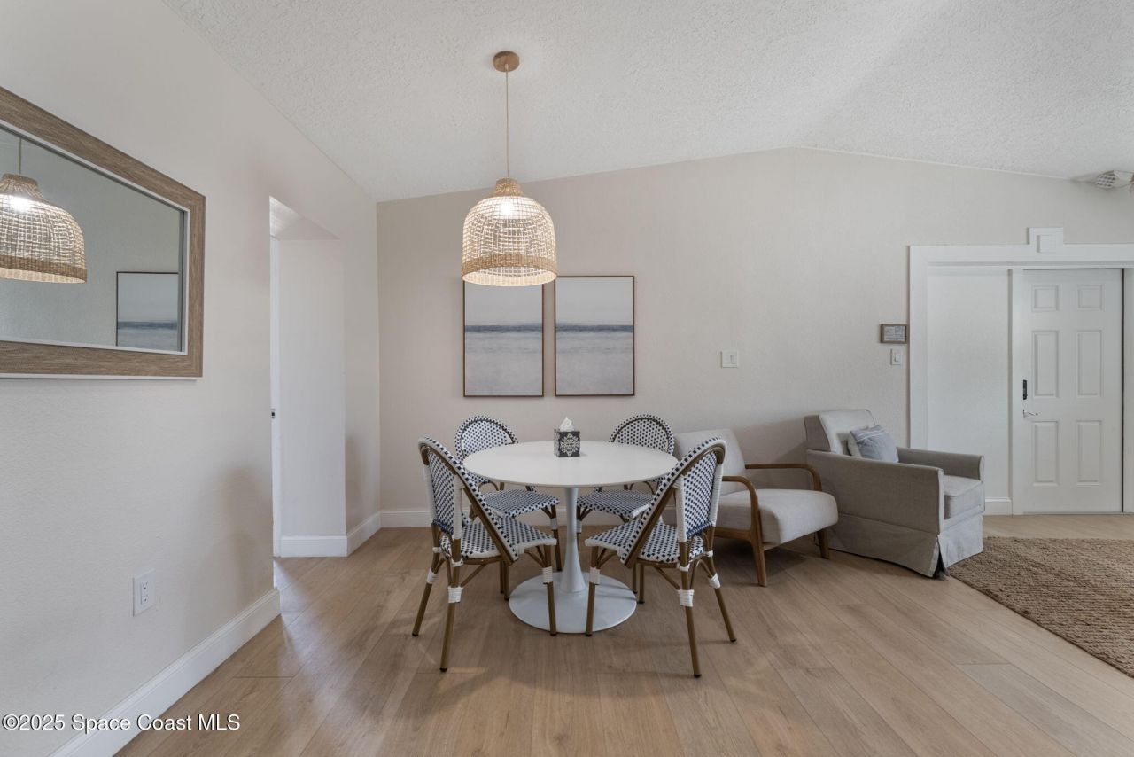 637 S Orlando Avenue, Cocoa Beach, FL 32931 Photo