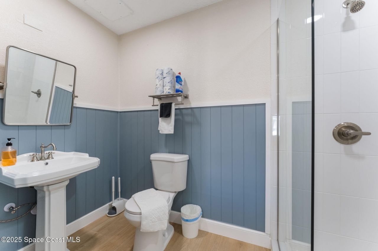 637 S Orlando Avenue, Cocoa Beach, FL 32931 Photo