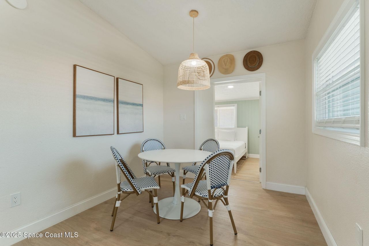 637 S Orlando Avenue, Cocoa Beach, FL 32931 Photo