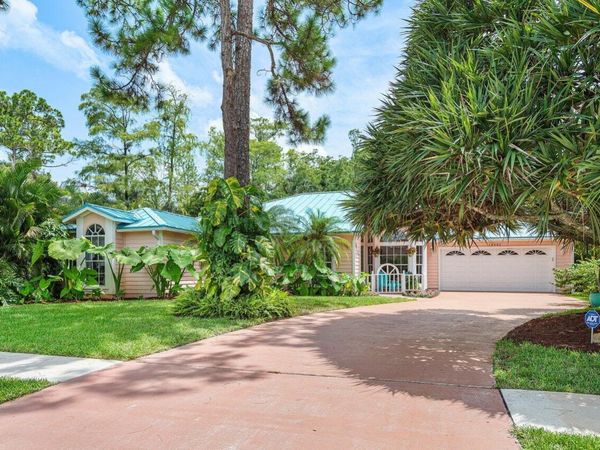 13982 Paddock Drive, Wellington, FL 33414