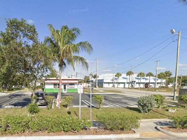 1017 N Federal Hwy Highway, Boynton Beach, FL 33435