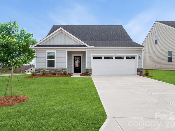 955 Exeter Drive, Sherrills Ford, NC 28673