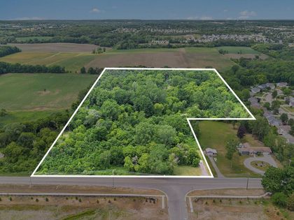 7079 Hanna Lake Avenue SE Caledonia, MI 49316