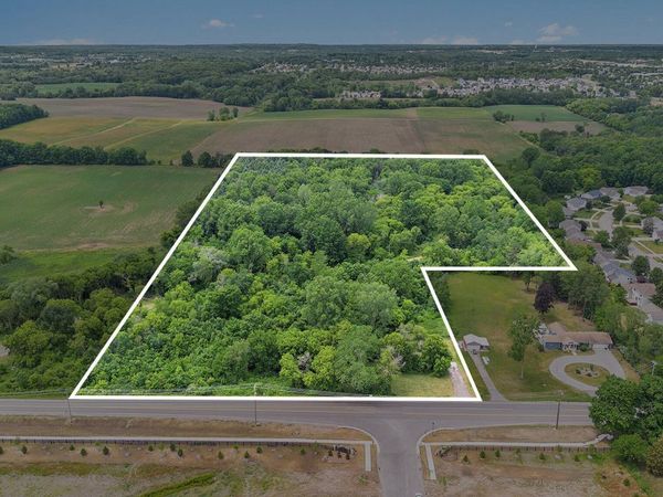 7079 Hanna Lake Avenue SE, Caledonia, MI 49316